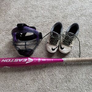 Girls Softball Bundle- Nike Fastflex Cleats, Easton Bat and Defender Face Mask